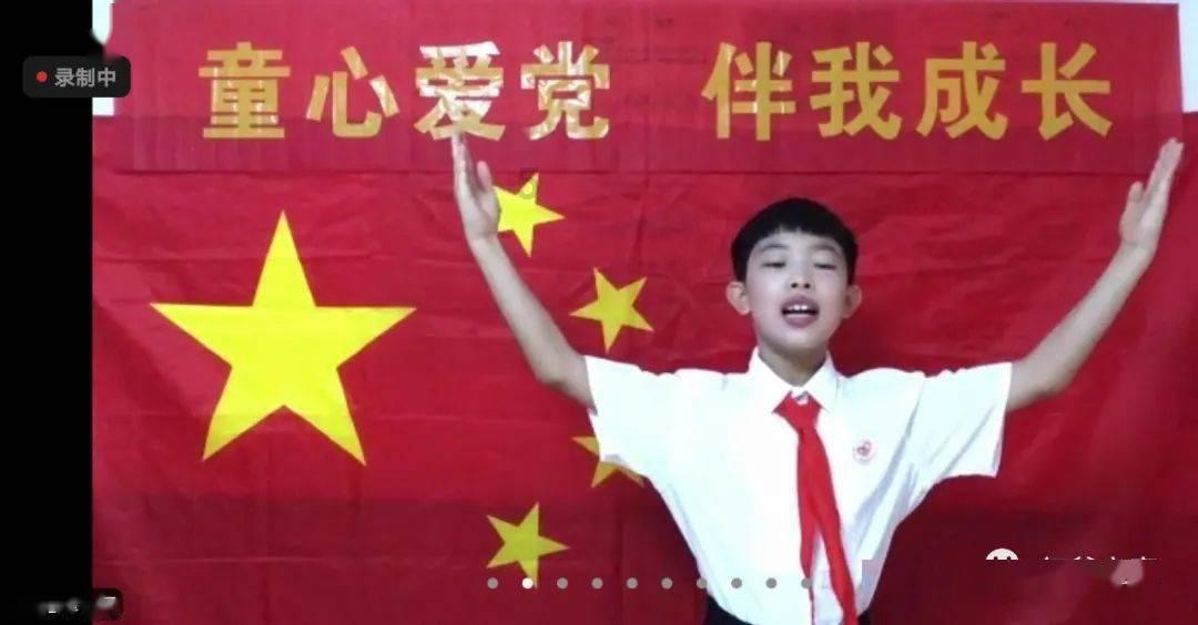 男朋友总生气我和其他男生一起玩游戏怎么办